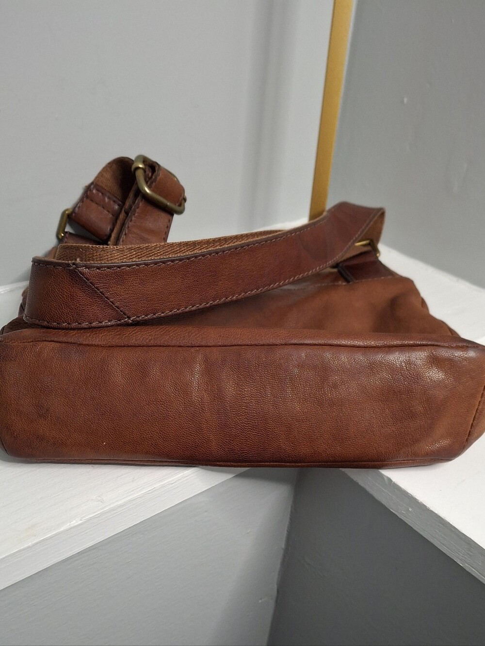 Fossil Cognac Leather Crossbody Bag With Handmade Charm - Picture 3 of 4
